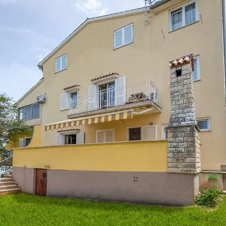 Apartment Daria-1 By Interhome