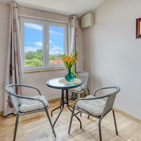 Daria-1 By Interhome 포레치